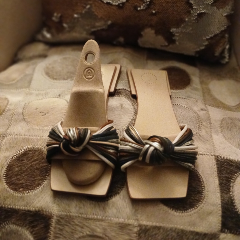 Stylish Tan and Black Knotted Sandals has never been worn.